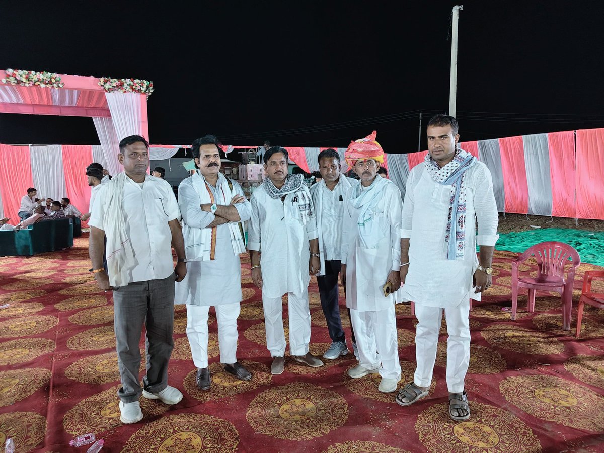 shiv_harsana's tweet image. आज #भुरटीया #चाकसु में रामजीलाल जी गुर्जर के बेटे की  शादी समारोह में शामिल होकर बधाई व शुभकामनाएँ दी।
#Congratulations 🙏🎉
आप सभी द्वारा दिये गये मान-सम्मान के लिए आभार।
  @SachinPilot @shivharsana