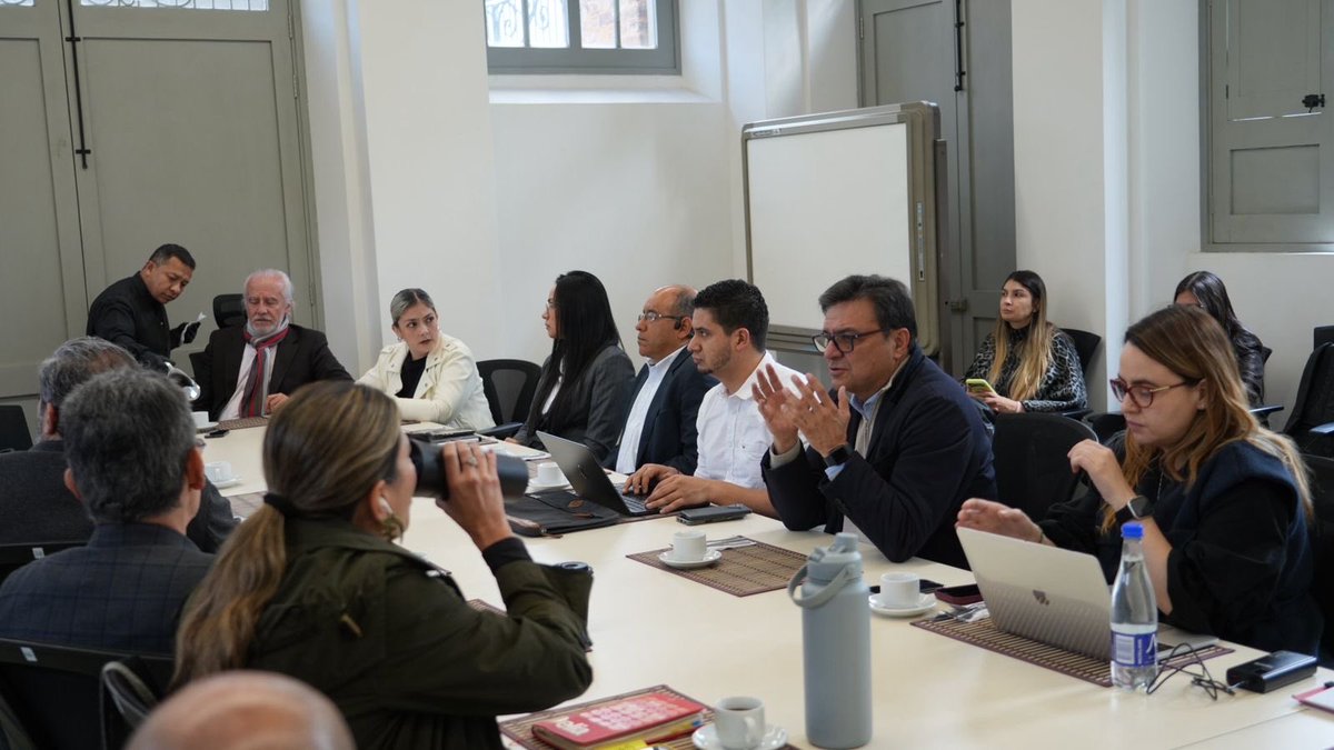 ¡Avanzamos en la hoja de ruta para convertir al Complejo San Juan de Dios en el primer campus de innovación para el envejecimiento y la vejez en el país!

​En el marco de la Sesión 57 de la Junta de Conservación, las entidades del orden nacional y distrital reafirmaron su