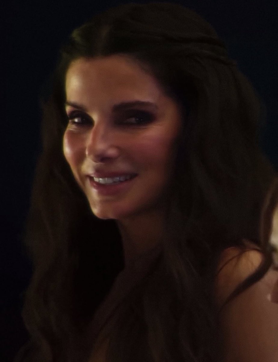 Sandra Bullock Source 🪄 tweet media