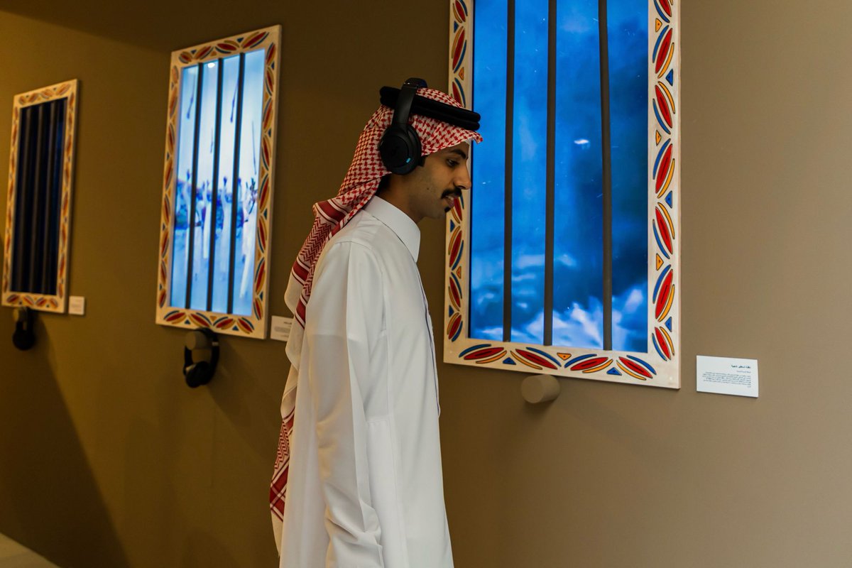 Threadsculture1's tweet photo. في اليوم العالمي للتراث، نحتفي بما استمر حيًا عبر الزمن بنظرة خفيّة عبر النوافذ التي حملت قصص وتفاصيل من حياة المجتمع وممارساته .

ومن خلال باب خِلسة، وثقنا لحظات ومشاركات زوّارنا بتجربة استحضرنا فيها عمق الموروث
بالتعاون مع @shps_sa⁩ https://t.co/pRUJjGXQa6