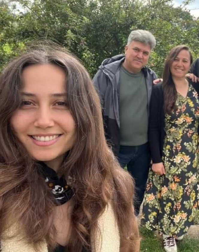 FiltreYokMKA's tweet photo. Esra Işık 21 gündür tutuklu…

Bu yörük kızı ne yaptı:

👉 Toprağı ve doğayı, onurumuzu savundu. 💧❣️🌳 https://t.co/sV2ZIOJisB