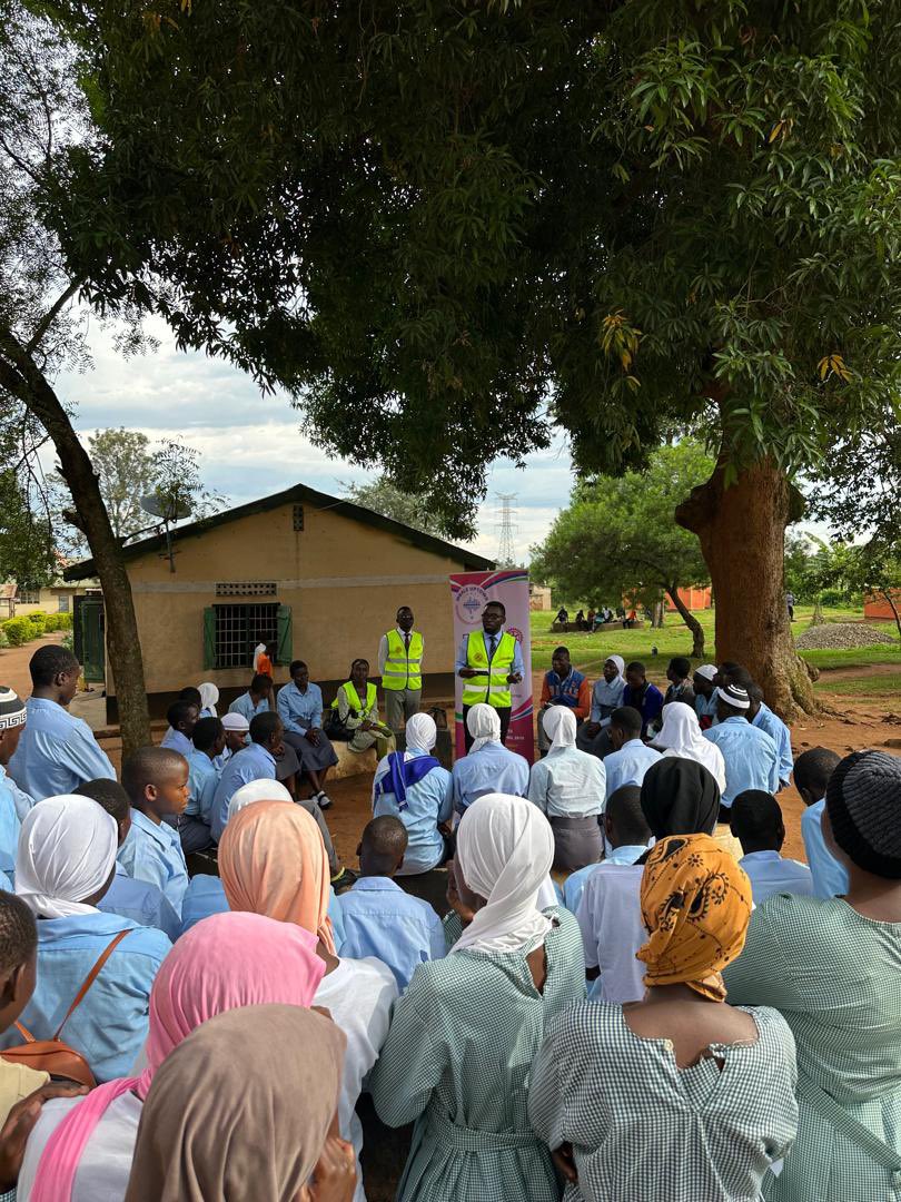 rctmbaleuptown's tweet image. As we align to fight against Malaria on World Malaria Day
RAC Mbale Uptown has gone ahead to sensitive communities to join in the fight
#ZeroMalaria
#Rotary
#Rotaract
#UptownLyf