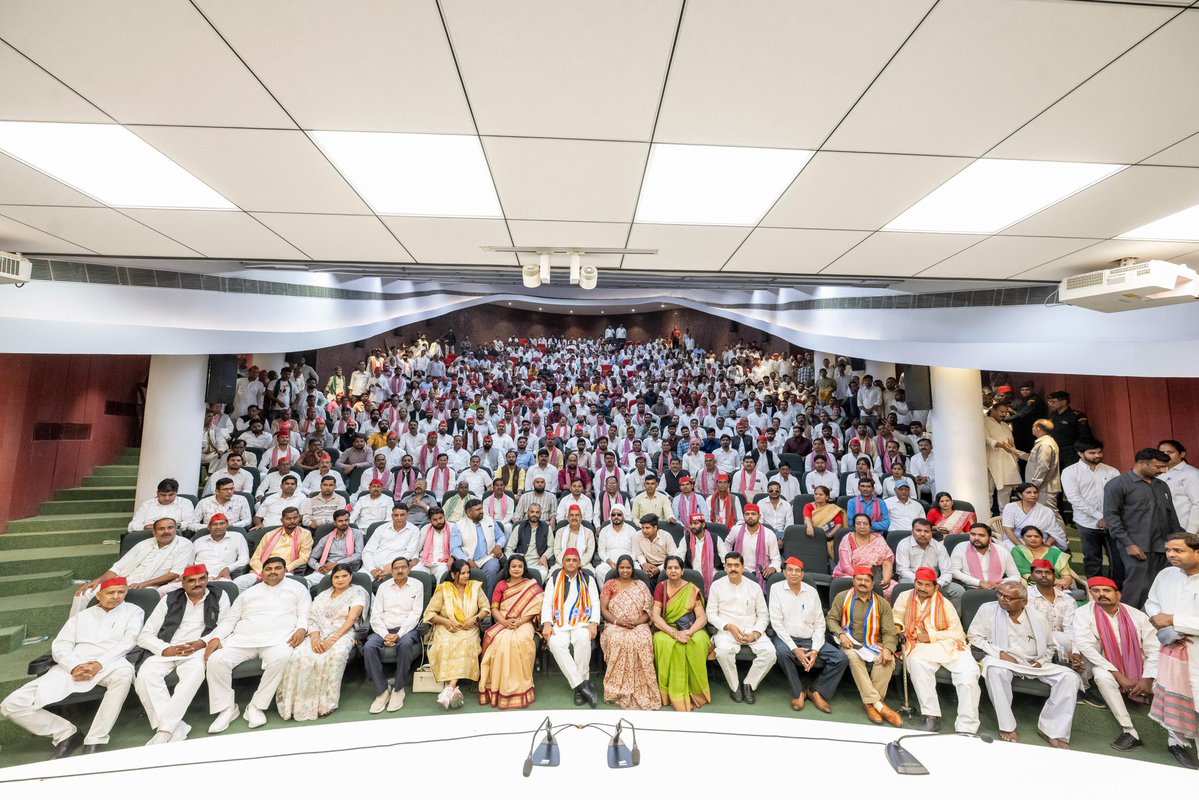 Akhilesh Yadav tweet media