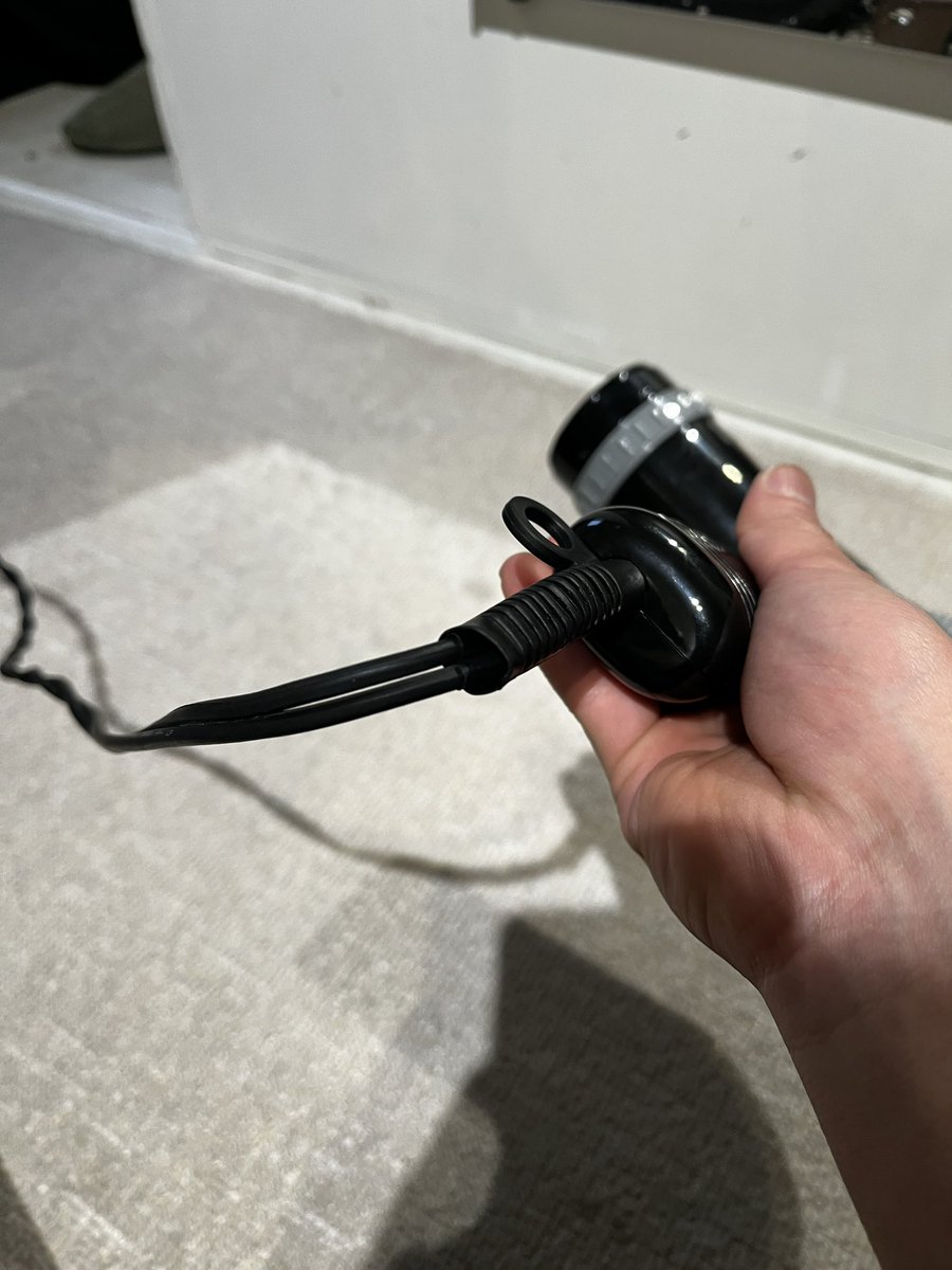 愛用のドライヤーが断線したから修理した今まで断線したら買い替えてたの勿体無い繋ぎ直せばええだけやん！
