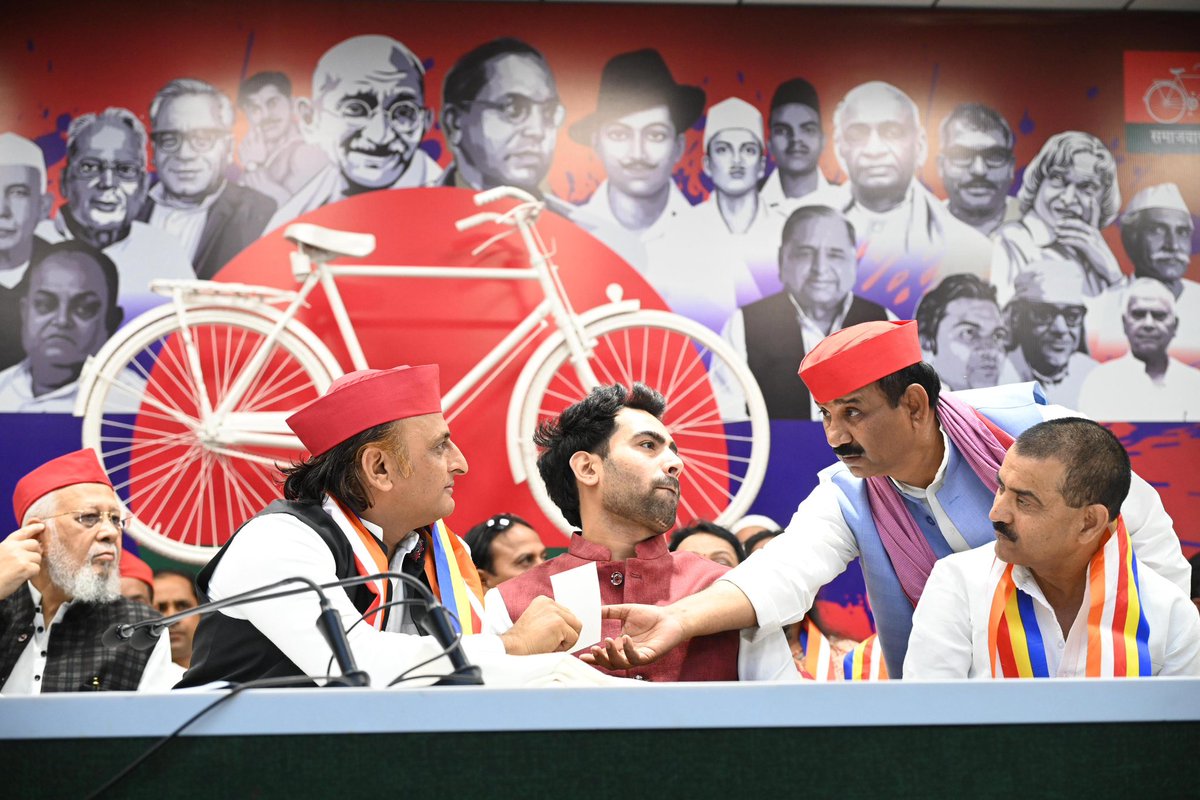 Akhilesh Yadav tweet media