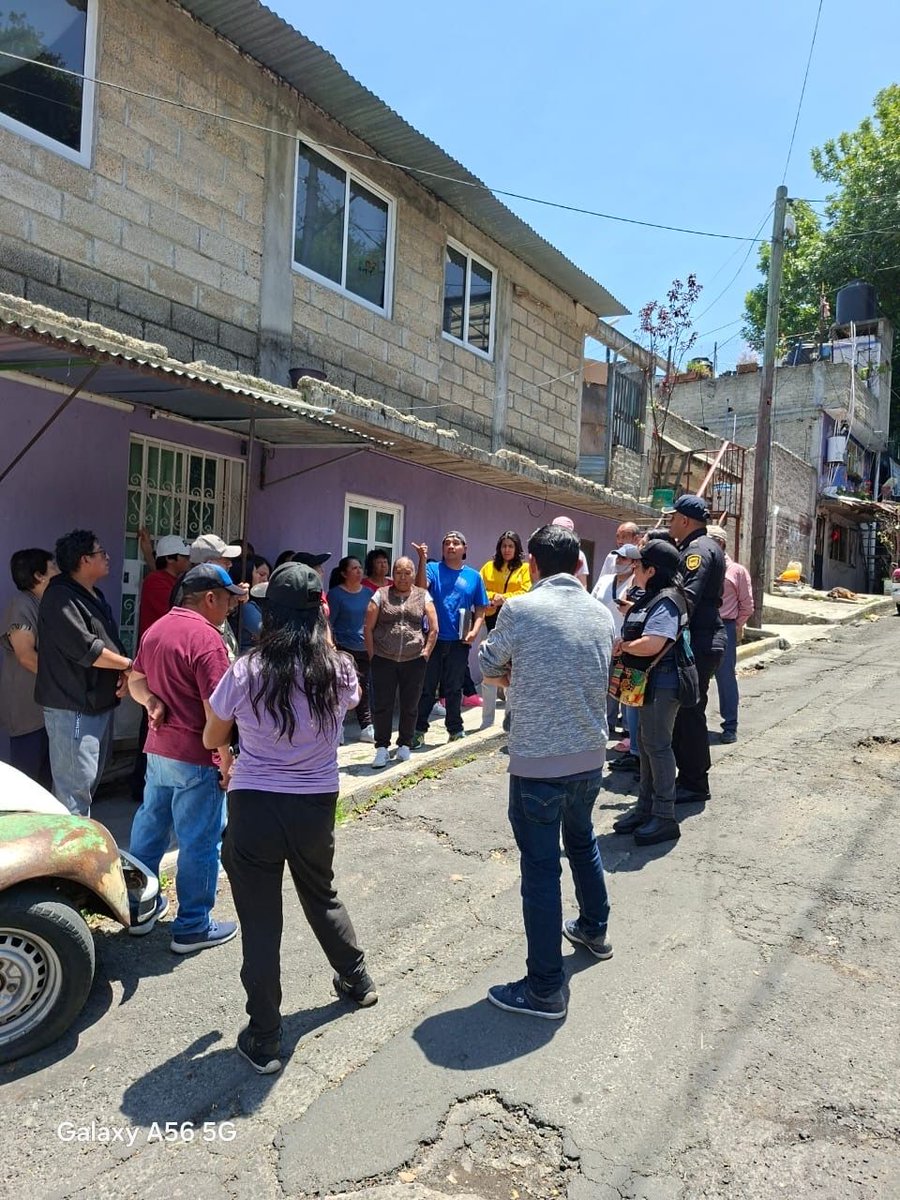 observseguridad's tweet photo. El #OSC, en coordinación con el Sector #Padierna, se reunió con habitantes de Vistas del #Pedregal, Lomas de #Cuilotepec y 2 de Octubre.
Escuchamos sus peticiones y damos seguimiento para mejorar el entorno y reforzar la seguridad en sus colonias. 👥 https://t.co/INzCgqBfZh