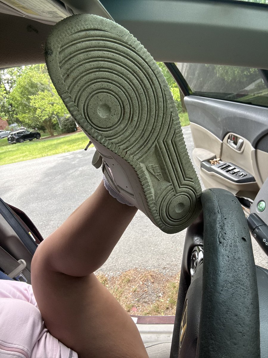 paythepuma's tweet photo. i wanna kick this maga north carolina boy in the face sooo bad 😂 there i said it 

enjoy my dirty workout soles regardless goontards yw https://t.co/aGdoQrOOLx