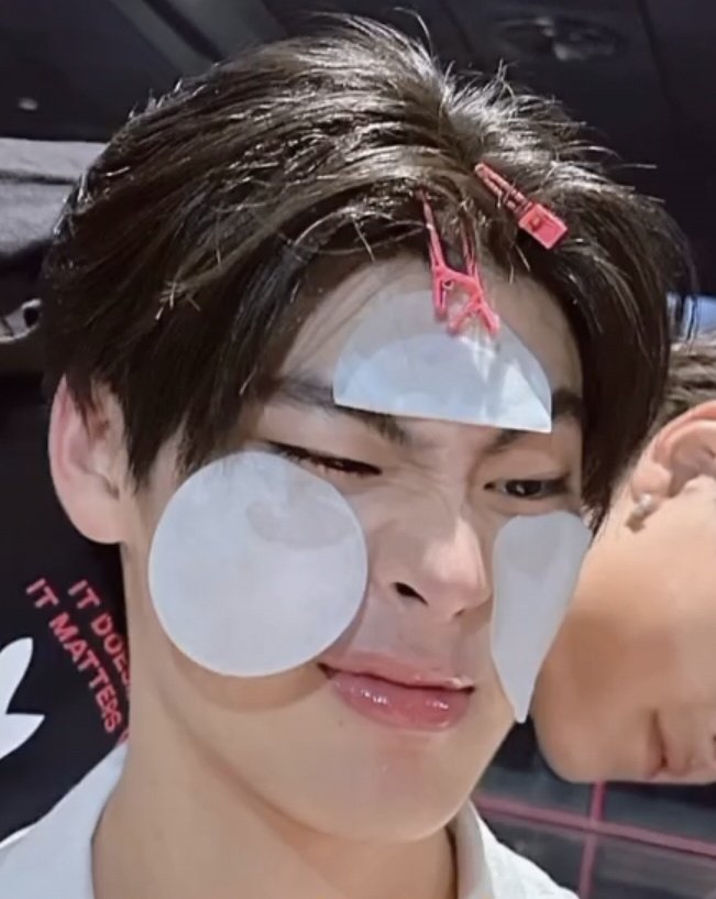 เฮียหมู tweet media