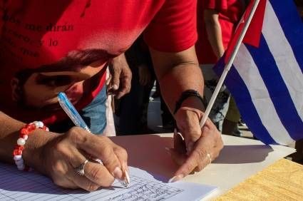 Desde este 19 de abril y durante los próximos días, cada cubano está convocado a plasmar su firma como una muestra inequívoca del rechazo al genocidio que significa el bloqueo.
#LatirAvileño 
#CubaVencerá