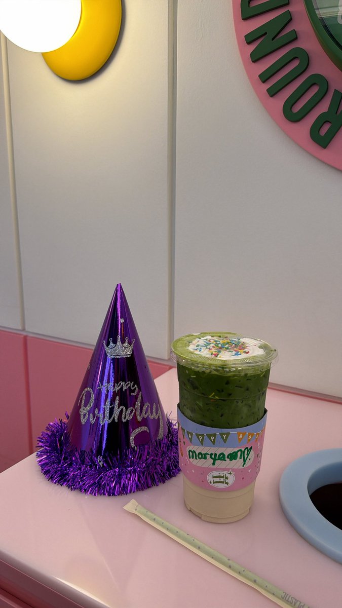 meryams6's tweet photo. Birthday Matcha🥳🎈💚. https://t.co/9ic9O7Owap