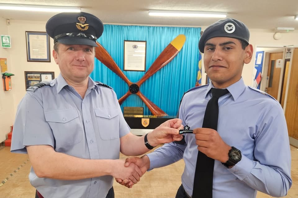 115SQNATC's tweet image. Presentation last night of a @aircadets  Bronze shooting badge - Well done #WhatWeDo @BedsCambsWing @CERegionRAFAC