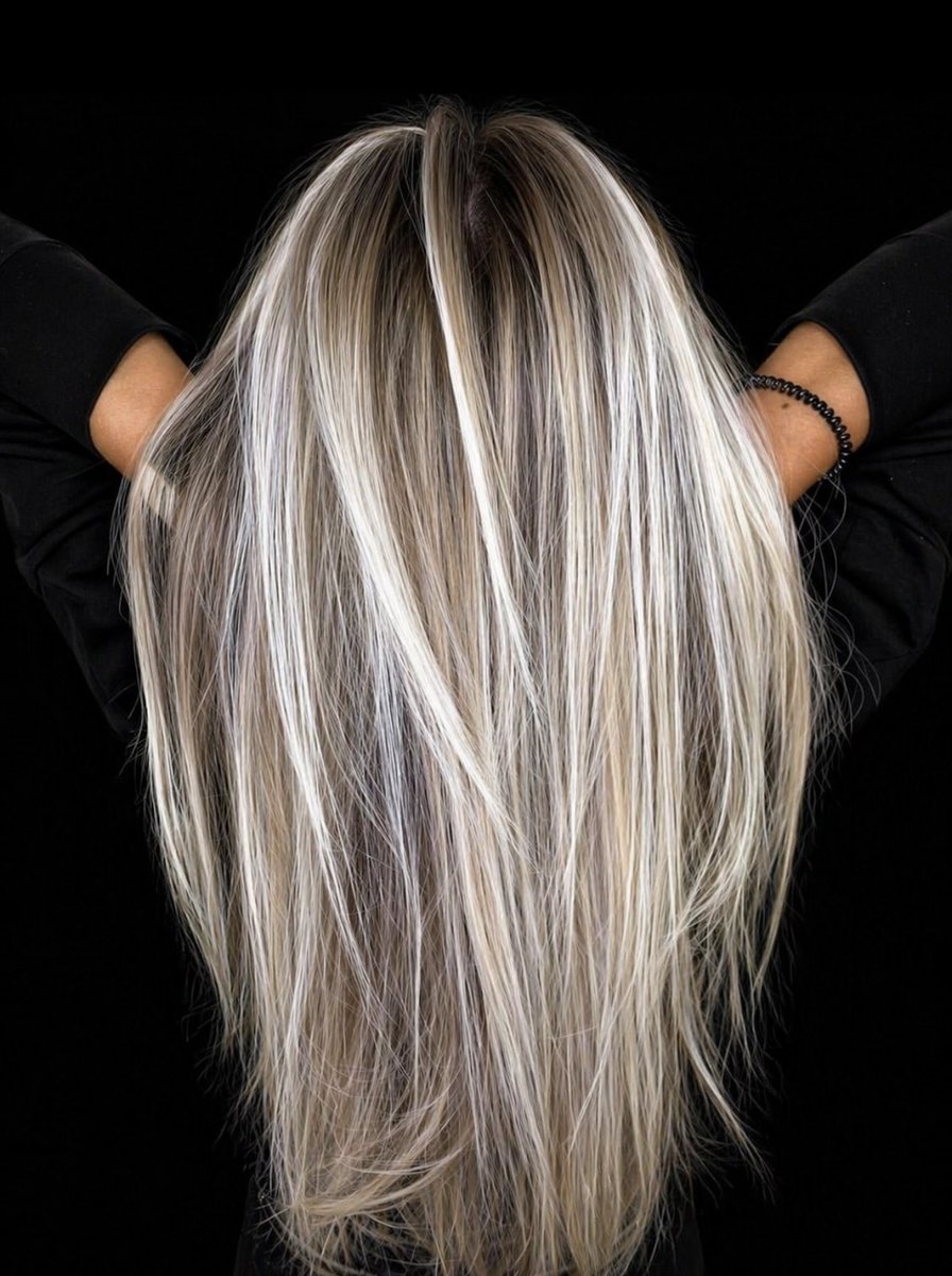 ExtensionTaylor's tweet image. If you know, you know. #extensions #hairgoals