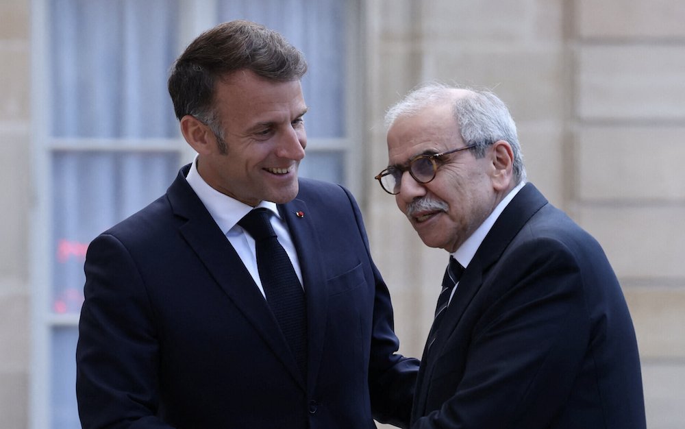 arabnews's tweet image. #PHOTOS: #Lebanon's PM @nawafsalam arrives in Paris for talks with #France's President @EmmanuelMacron ahead of talks in Washington later this week on #Hezbollah-#Israel ceasefire arab.news/93rtw