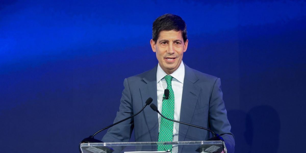 R3CPA's tweet image. Kevin Warsh's confirmation  hearings begin today. He's set to become the next chairman of the Federal Reserve. Many are concerned about independence, but he says that won't be an issue. fortune.com/2026/04/21/kev… 
#business #news #economy