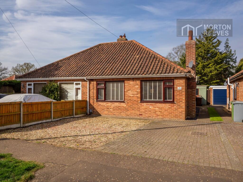 MortonReevesEA's tweet image. FOR SALE: 2 bedroom semi detached bungalow, Thorpe St Andrew, #Norwich

* £295,000
* Lounge through dining room
* Fitted kitchen
* Enclosed rear garden
* 654 square feet 

View #property details at rightmove.co.uk/properties/174…  

#forsale #2bedroom #bungalow