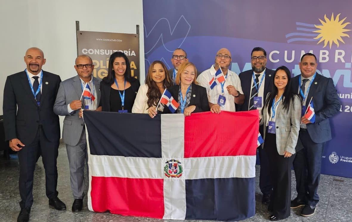 La Fuerza del Pueblo reafirma su compromiso democrático en la Cumbre Mundial de Comunicación Política en Uruguay. 

#FuerzaDelPueblo 
*@FranklinRod77 
<a href="/KirssyCabreja/">Kirssy Cabreja.</a>