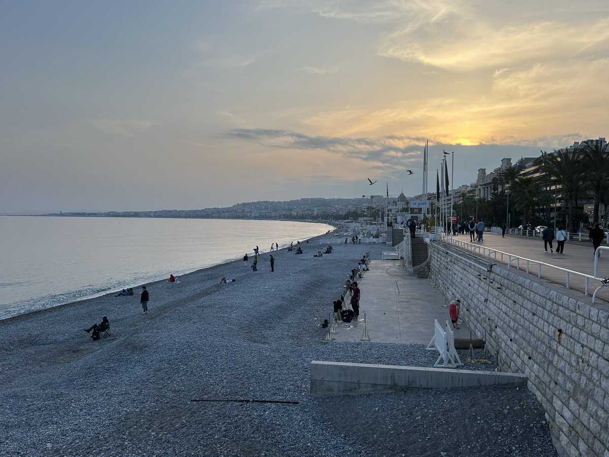 edward_gillin's tweet photo. The Promenade des Anglais. Financed by Nice’s aristocratic English community after the harsh winter of 1820 drove beggars into the city, the promenade was a labour-creating construction project
#nice #france #french #english #built #architecture #sea #mediterranean #laboured https://t.co/F0BBAS14S6