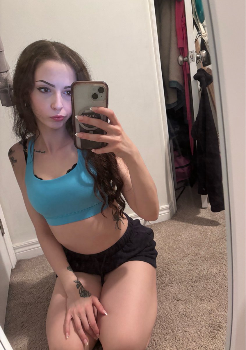 ivy 🌹 tweet media