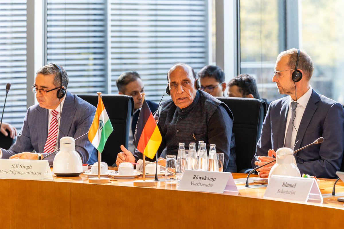 airnewsalerts's tweet image. Defence Minister @rajnathsingh addresses #Germany’s Parliamentary Committee on Defence and Security in Berlin. 

He called for enhanced #IndiaGermany defence industrial partnerships, inviting German industry to co-create, co-develop and co-innovate under #AatmanirbharBharat to