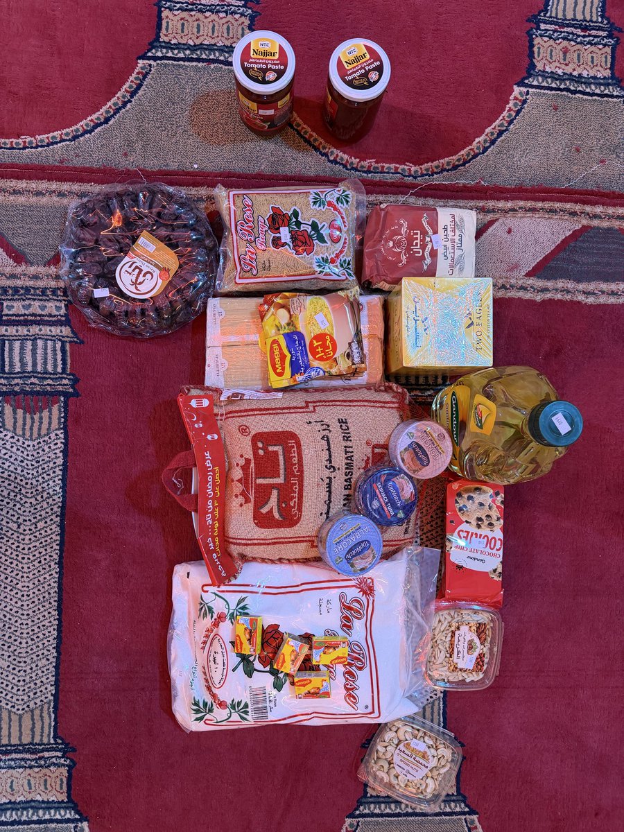 HZolfuqar's tweet photo. Thanks to the help of everyone’s donations we’ve been able to promote food to 100s of people and drinking water to thousands of people who are displaced or are still in southern Lebanon. May Allah bless everyone who has helped donated or shared 
🤍🤲
https://t.co/NpdqFxhGfn https://t.co/Mhutkotgz5
