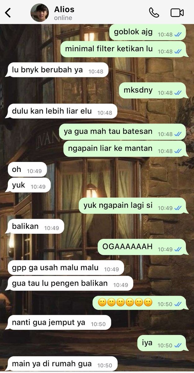 brownnieyz's tweet photo. markhyuck few tweets au 
from “billiard bf and his futsal bf the series” 

finally ayah bapak balikan https://t.co/bLCKP5UMaM