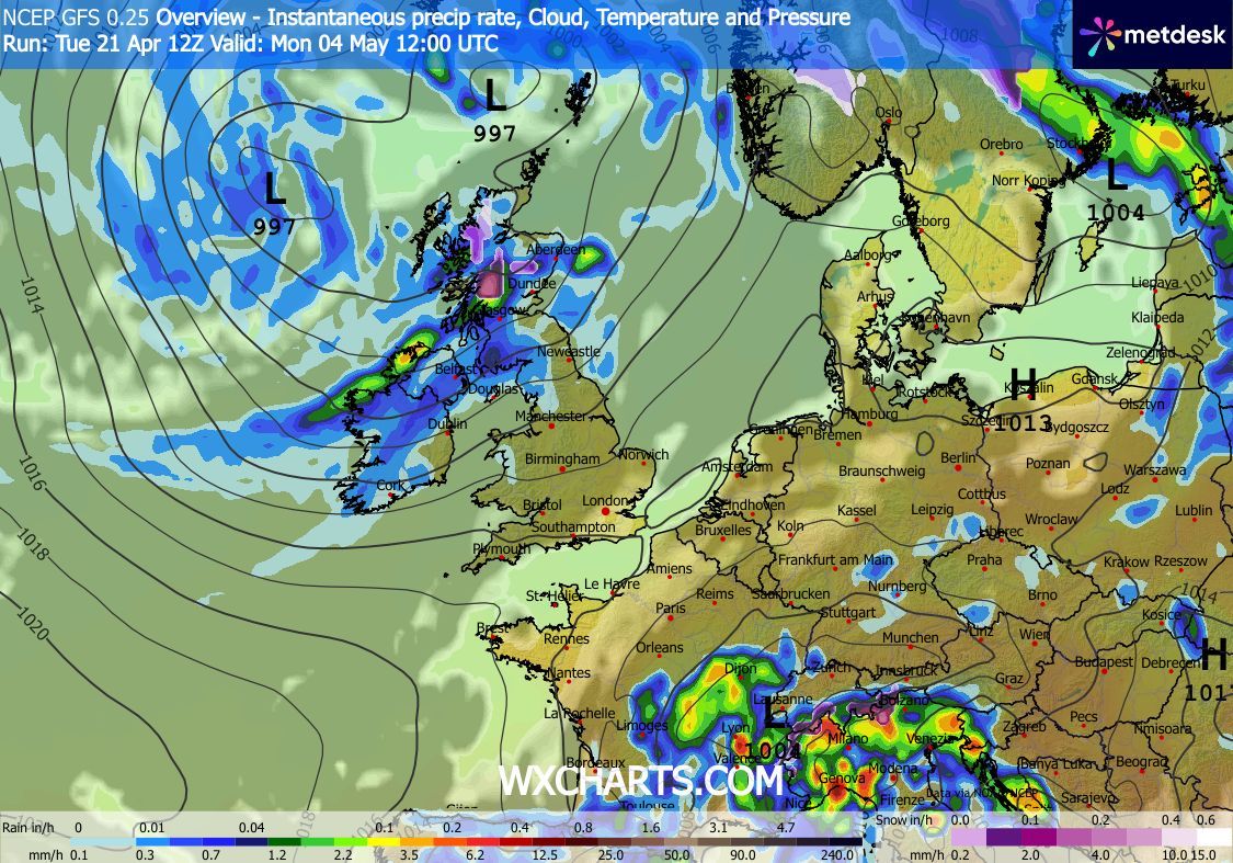 ChadWeather's tweet image. It's a long way off, but yes, a breakdown to more unsettled conditions are currently forecast on #BankHolidayMonday or Tuesday. But plenty of sunshine and dry weather to enjoy before then.