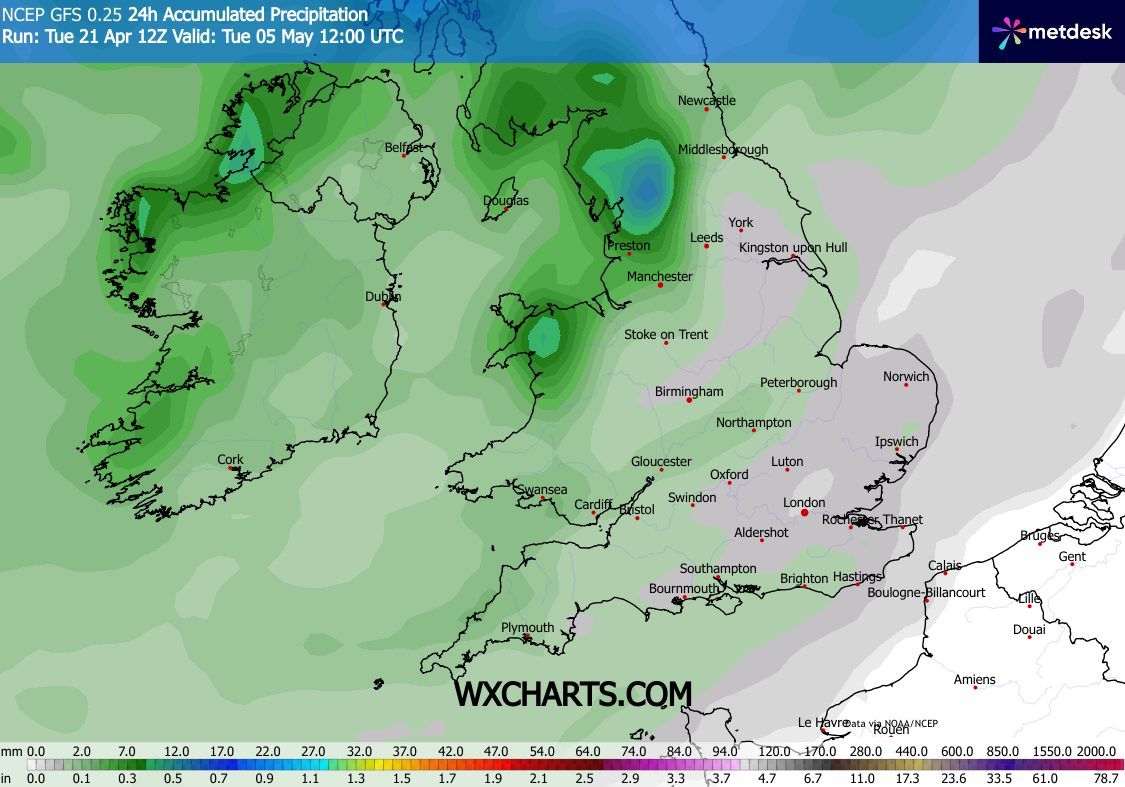ChadWeather's tweet image. It's a long way off, but yes, a breakdown to more unsettled conditions are currently forecast on #BankHolidayMonday or Tuesday. But plenty of sunshine and dry weather to enjoy before then.