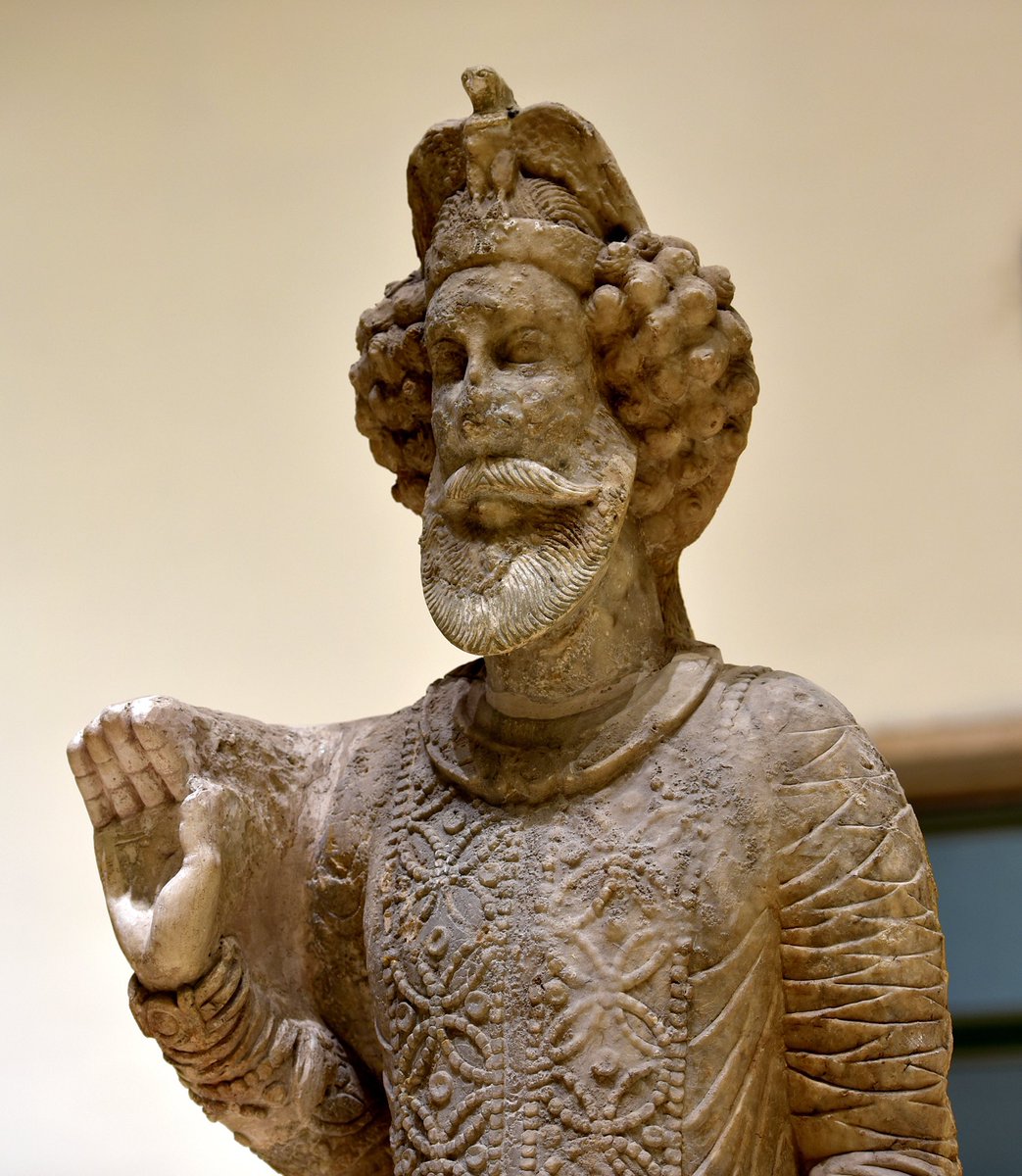arabiqa's tweet photo. Pre-Islamic Arab people — Hatran Edition.

Statues of King Sanatruq I (Left) and his daughter, Princess Doshafri (Right). Hatra, Iraq. 2nd century CE.

Sanatruq was the first king of Hatra (al-Ḥaḍr in Arabic) and held the title “King of the Arabs”. https://t.co/qxDhcqBFEz