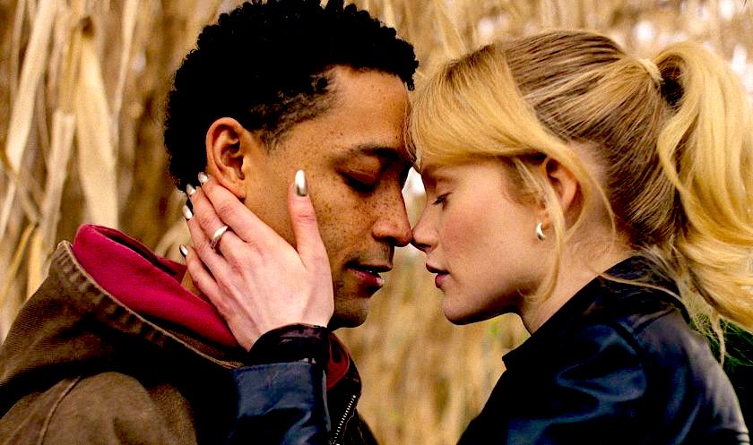 simongreening's tweet image. Last night I watched the first ep of #Mint on @BBCOne with Emma Laird and I have no idea what’s going on. There’s gangsters, VHS footage, dream sequences &amp;amp; a girl still living at home who meets a man of her dreams (hip-hop star Loyle Carner) at a station waiting for her bro! 6/10