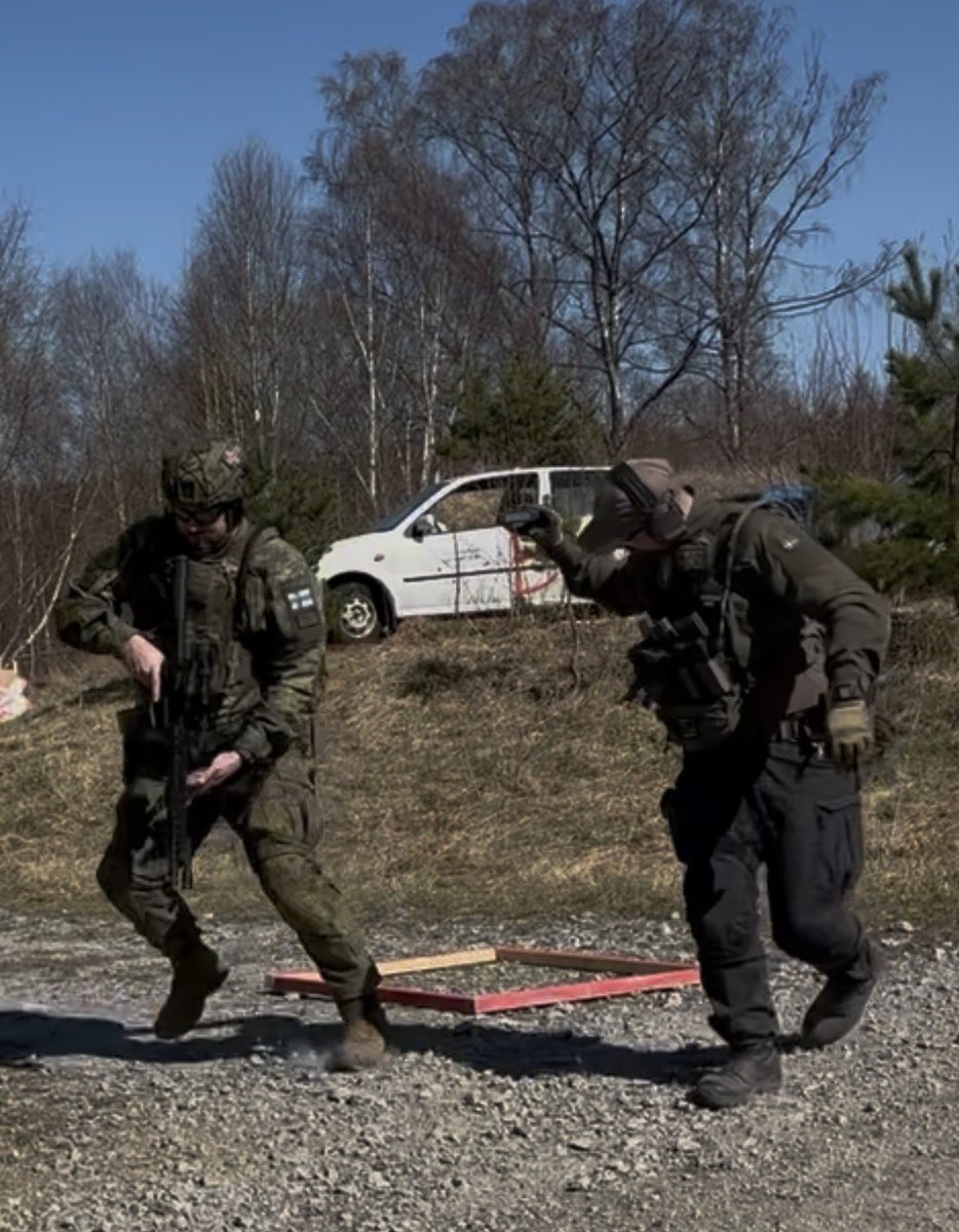 jonas_back's tweet photo. I helgen var det SRA-tävling på Livgardet i Kungsängen. Utmärkt upplägg! @reservistax representerades av 6 medlemmar. På återseende! 🫡 https://t.co/pKJaJeKveq