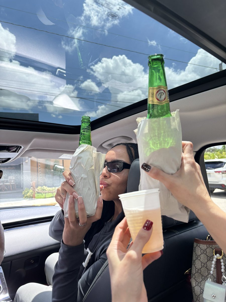 Carli 🌹 tweet media