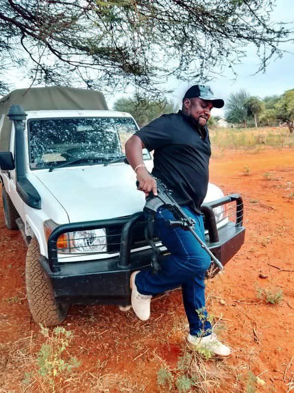 Police stop a car, extort the driver for a hefty bribe, and order him to call a friend to bring cash for his release at Modika checkpoint on the outskirts of Garissa.

The friend arrives, a dispute over the amount ensues. A cop named as Kyalo then kills him. <a href="/kipmurkomen/">KIPCHUMBA MURKOMEN, E.G.H</a> <a href="/IPOA_KE/">IPOA</a>