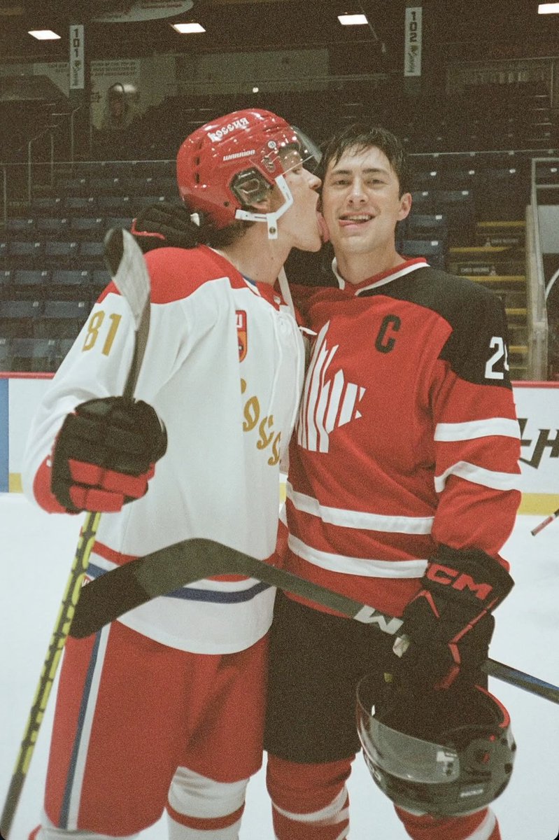 Mika (ﾉ◕ヮ◕)ﾉ*:･ﾟ✧ | In a Heated Rivalry tweet media