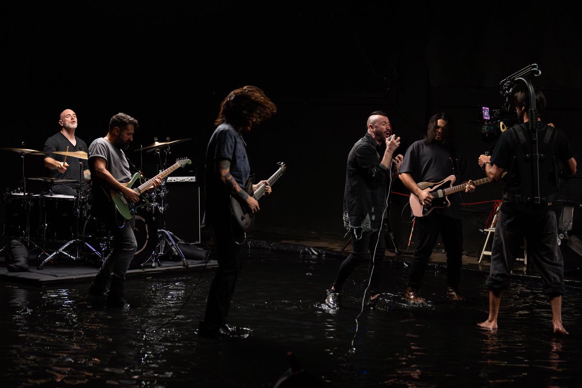 Periphery tweet media
