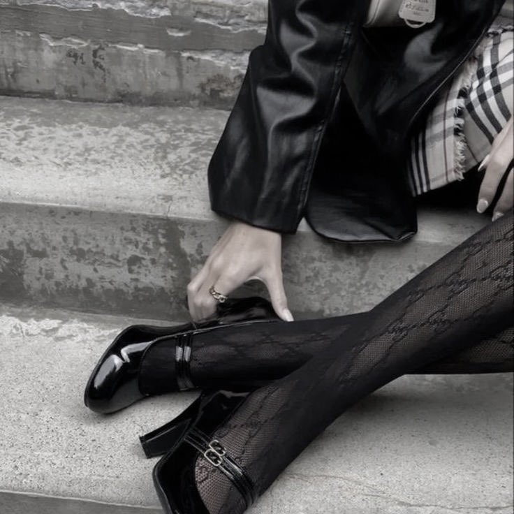 „Odpychanie ludzi jest prostsze niż mierzenie się z ich rozczarowaniem.”

𝟏 𝒅𝒛𝒊𝒆𝒏 𝒅𝒐 𝒑𝒓𝒆𝒎𝒊𝒆𝒓𝒚 💙 #keepmecloseap