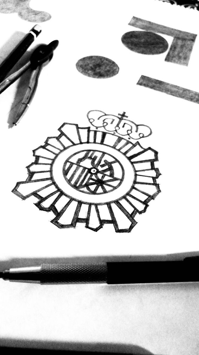 dejose_jd's tweet photo. Logo sketch: Taiwo Salami
Business type: Police
Original design: Cruz Novillo 1986
First Nigerian Logo artist to Sketch a Spanish logo artist work.
#firstnigerianchallenge https://t.co/4onK6vjkzc
