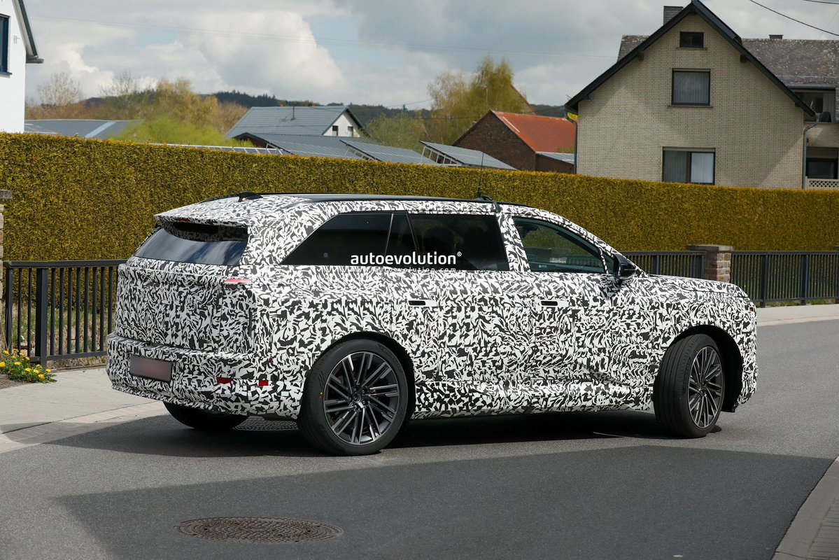 cole_marzen's tweet image. The 2027 Lexus TZ has been spied testing for the very first time with RZ-inspired styling. In addition, the CUV will sit on top of the automaker’s scalable e-TNGA platform and offer over 400 hp and 300 miles of electric range. #Lexus #LexusTZ #TZ #BEVs #EVs #CUVs #crossovers