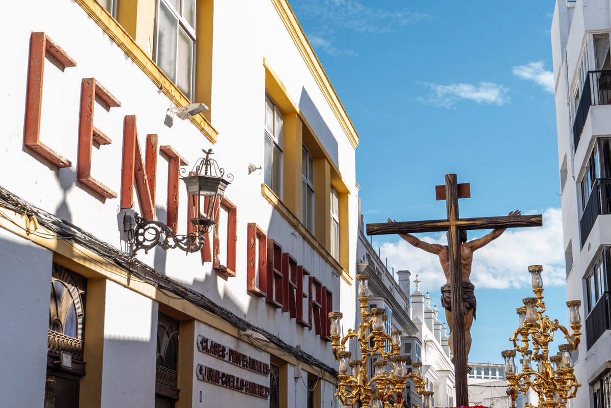 “Padre, en tus manos encomiendo mi espíritu.”

— Evangelio de Lucas 23:46

📸 Julio Moreno Barquín