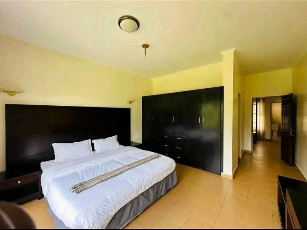 HouseInRwanda's tweet image. 🏠Kigali Fully furnished house in Gisozi🆕

💸 Price: 3,625,000 Rwf /month 
🛏️ Bedrooms: 4
🛁 Bathrooms: 3
👍Furnished: Yes

For further details:👇houseinrwanda.com/property/rent/… 

Contact name:👨‍💼Nishimwe Francoise 

 #houseinRwanda #apartment #rent #kigali