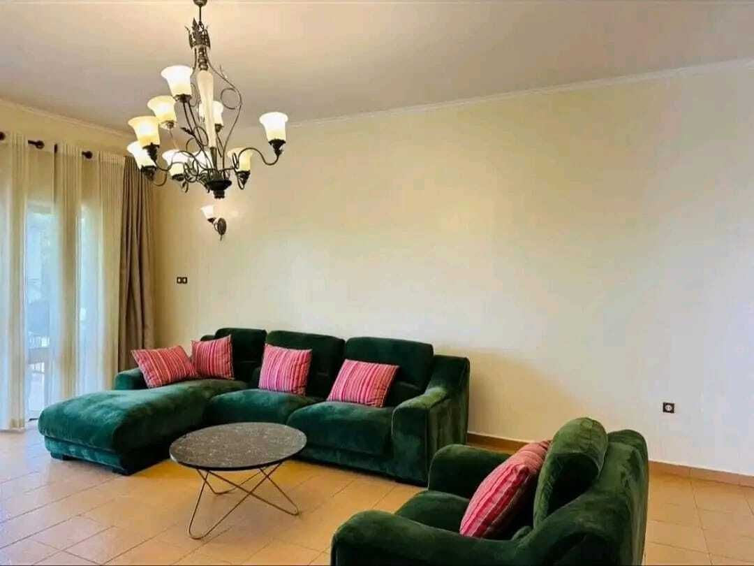 HouseInRwanda's tweet image. 🏠Kigali Fully furnished house in Gisozi🆕

💸 Price: 3,625,000 Rwf /month 
🛏️ Bedrooms: 4
🛁 Bathrooms: 3
👍Furnished: Yes

For further details:👇houseinrwanda.com/property/rent/… 

Contact name:👨‍💼Nishimwe Francoise 

 #houseinRwanda #apartment #rent #kigali