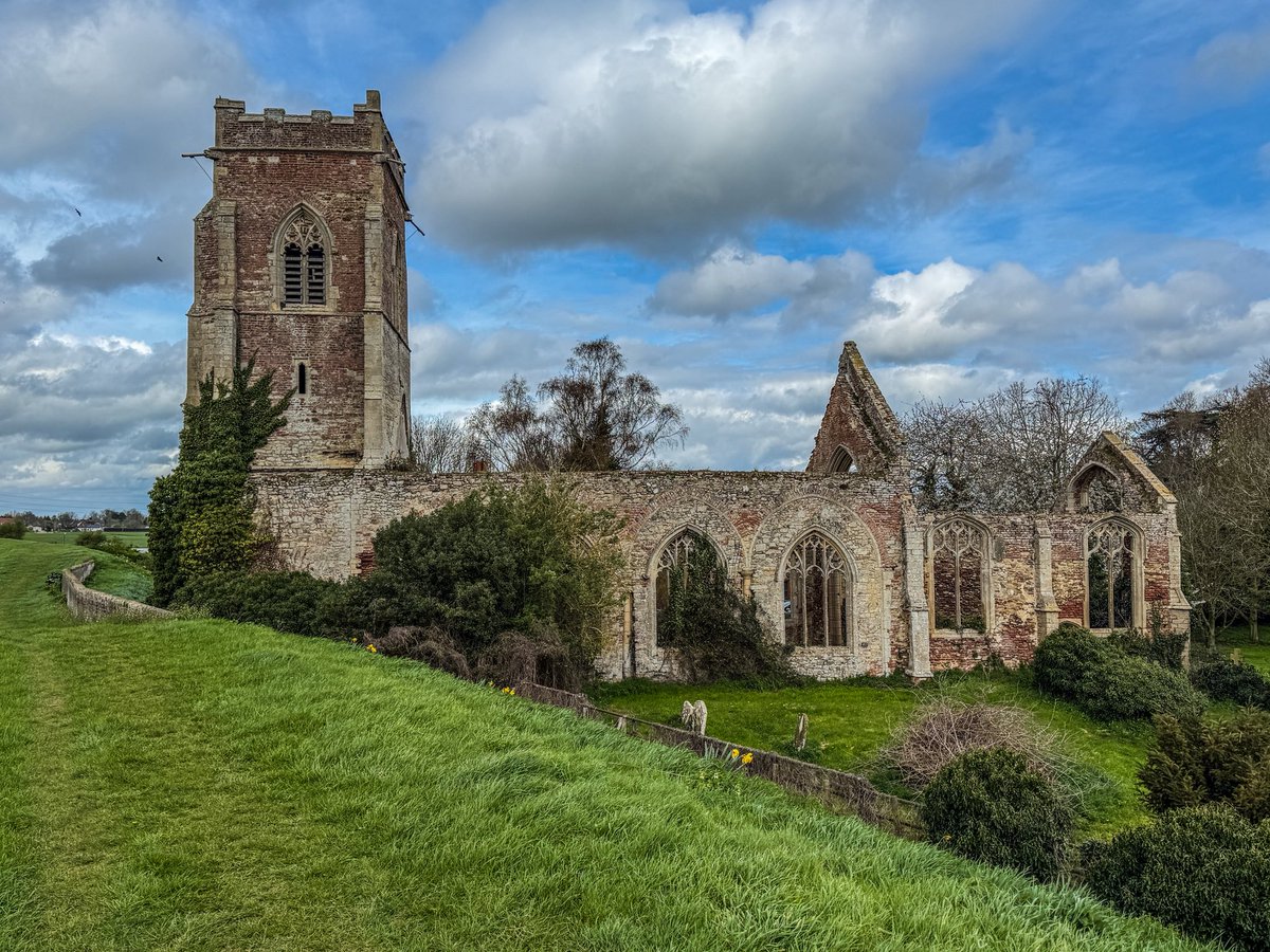 sjts75's tweet image. Wiggenhall St Peter, Norfolk

The most picturesque of Norfolk’s ruined churches. Sat beside the River Great Ouse, this 15thC church had its south aisle removed in the 1840s. It was still a working church into the 20thC, but by 1930 was a roofless ruin.

#Norfolk #Ruin #Church