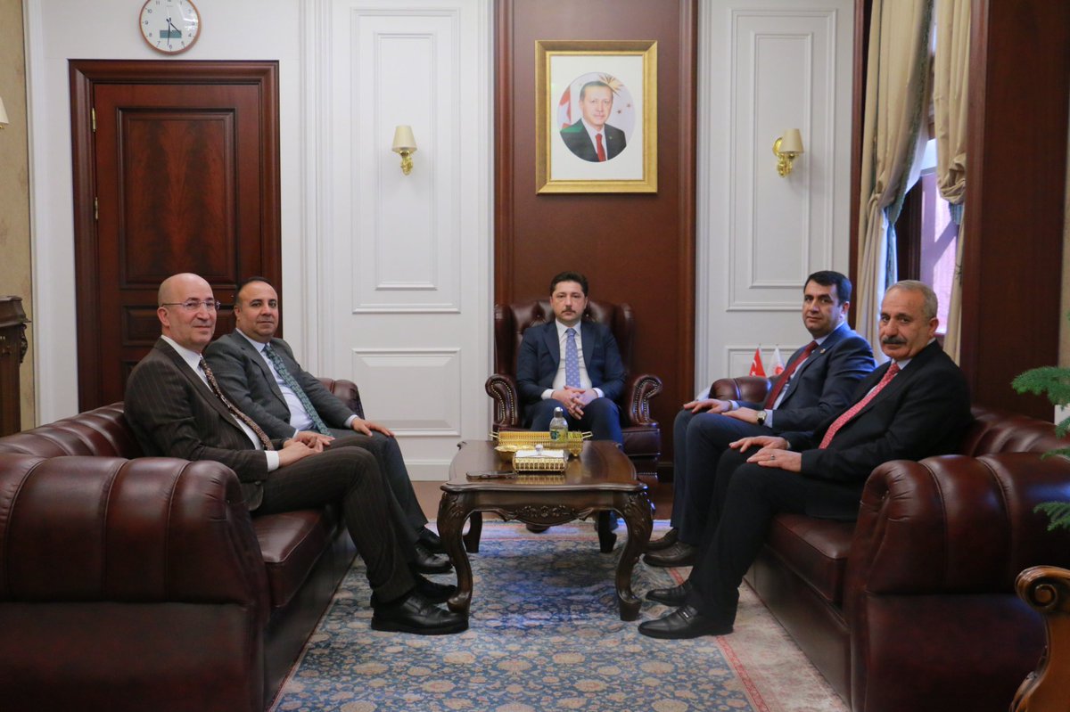 cayancicek's tweet photo. Şemdinli Belediye Başkanımız Sayın Fahri Şakar, Esendere Belediye Başkanımız Sayın Dırbaz Büyüksu ve Durankaya  Belediye Başkanımız Sayın İsmail Demirci ile birlikte, Adalet Bakan Yardımcımız Sayın Burak Ceyhan’a hayırlı olsun dileklerimizi ilettik.

Kendisine yeni görevinde başarılar diliyor, ülkemize ve milletimize hayırlı hizmetler yapmasını temenni ediyoruz.