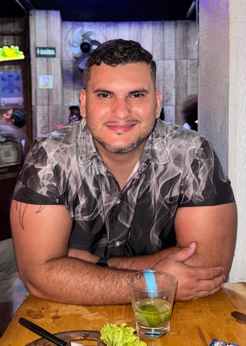 higgor24's tweet photo. Depois de uma bela festa. Quem quiser bater um papo. Privado. 

R.T. ���️ https://t.co/kYOpShuJhg
