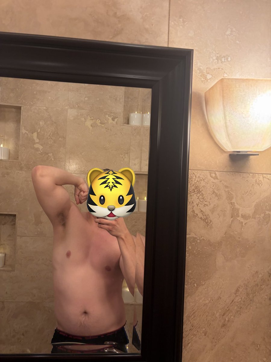 TigerTummie's tweet photo. Feeling strong 💪 https://t.co/PS4XrUNMzR