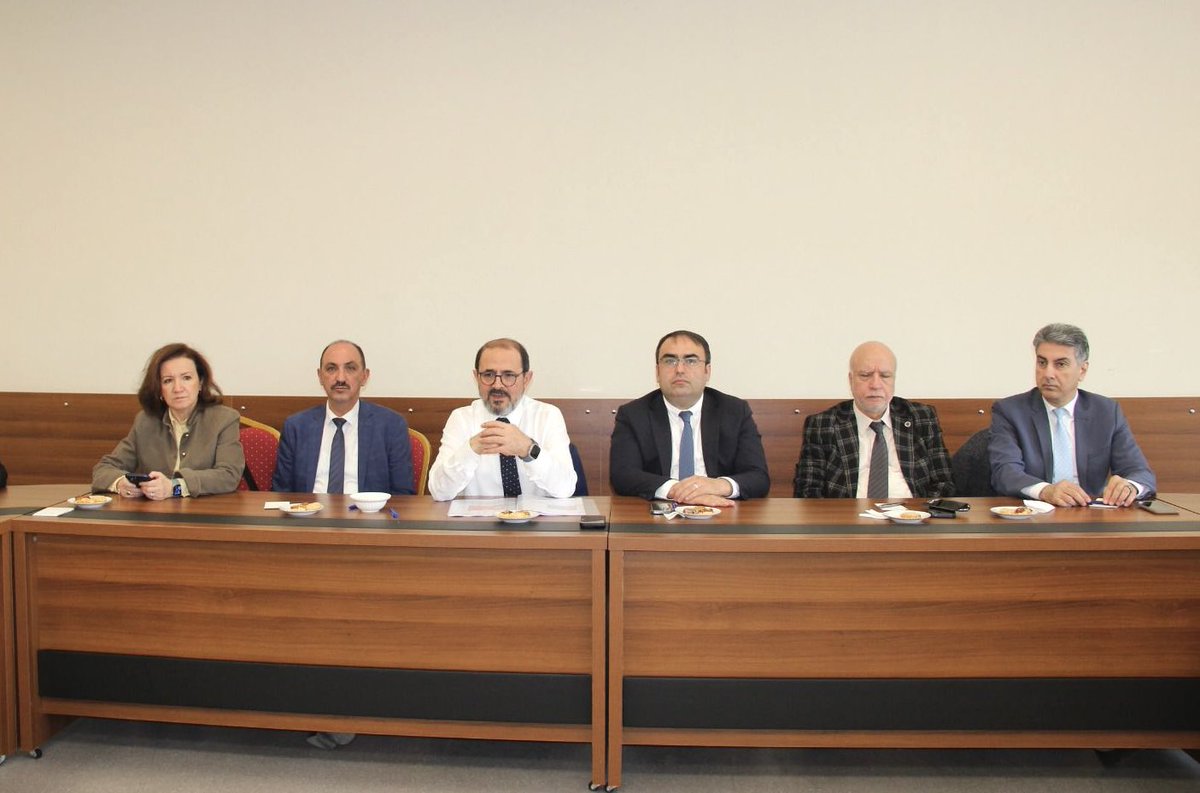 iibf_ytu's tweet photo. Rektörümüz Sayın Prof. Dr. Eyüp Debik, Rektör Yardımcılarımız ve Genel Sekreterimizin fakültemize gerçekleştirdiği ziyarette, üniversitemizin hedeflerini, bölümlerimizin mevcut sorunlarını ve taleplerini kapsamlı bir şekilde ele aldık. Ziyaretleri için teşekkür ederiz. 💫🌟 https://t.co/ZK4oLAHI8t