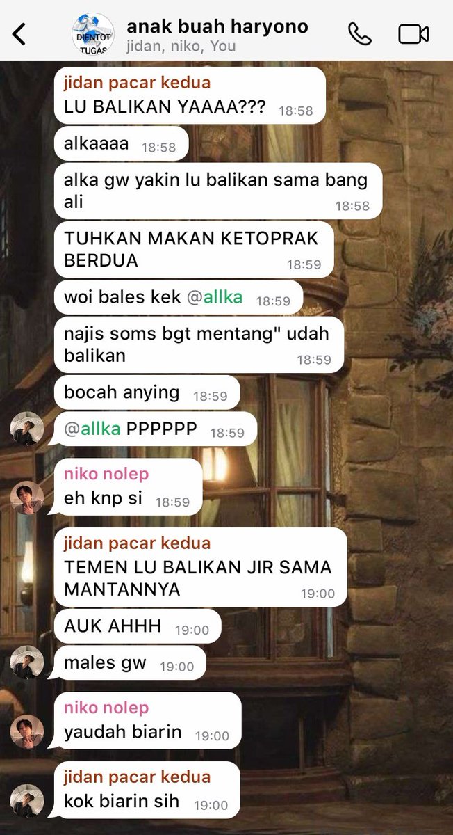 brownnieyz's tweet photo. besok besok kalo aliosalka brantem lagi langsung gebukin aja ya https://t.co/jwt87Y971X