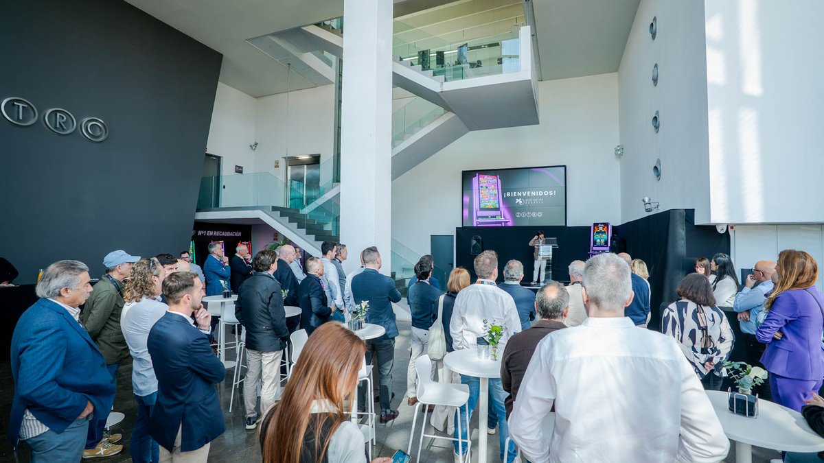 Zitrogames's tweet photo. EUROPER visita el Campus Tecnológico de Zitro para conocer de primera mano el proceso creativo detrás de ILLUSION, desde su desarrollo hasta la tecnología que la hace referente en hostelería. ¡Gracias por la visita! 🫱🏻‍🫲🏽

🔗: https://t.co/noivcpkXgz

#Zitro #RaisingTheGame https://t.co/PBHm6HkCZE