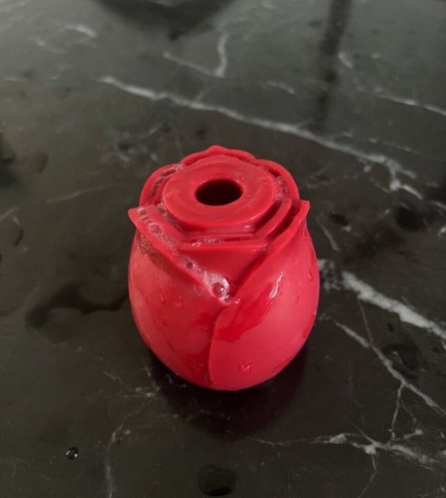rose toy video twitter This video of the aftermath of a woman using a rose toy 🌹 going viral on  Twitter leaving people with more questions than answers 😂😂 main image 1