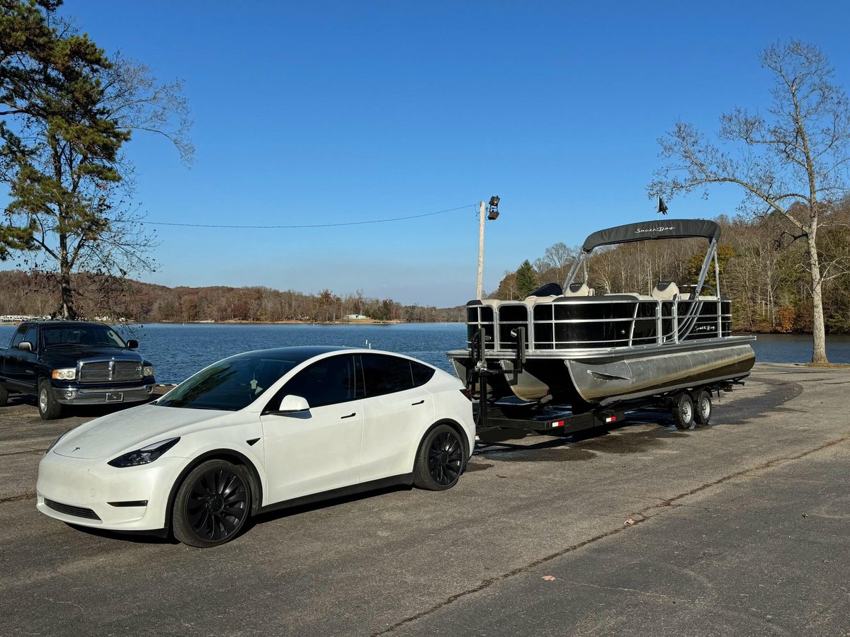 TESLARATI tweet media