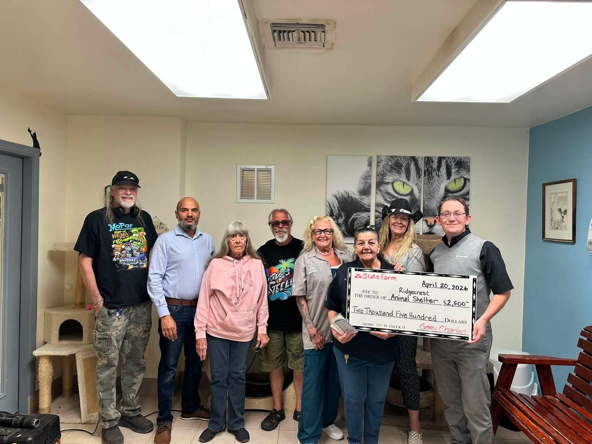 ridgecrestagent's tweet photo. We're thrilled to be able to donate to the Ridgecrest Animal Shelter from our sponsorship of the Classic Burgers Car Show. Thank you to ALL involved in making this happen! https://t.co/JyiQsaB0UH